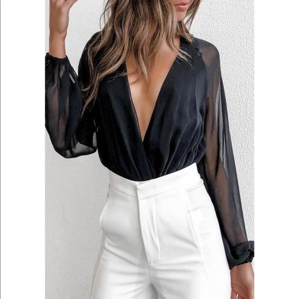 Women’s deep V cut body suit NWT